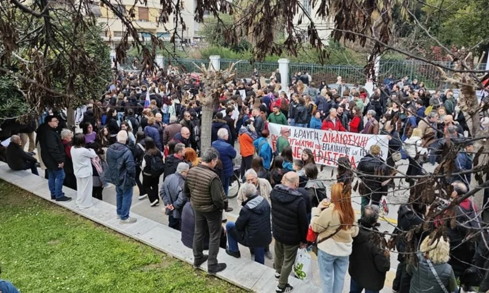 Βόλος: Εκατοντάδες οι διαδηλωτές στην συγκέντρωση διαμαρτυρίας για τα Τέμπη